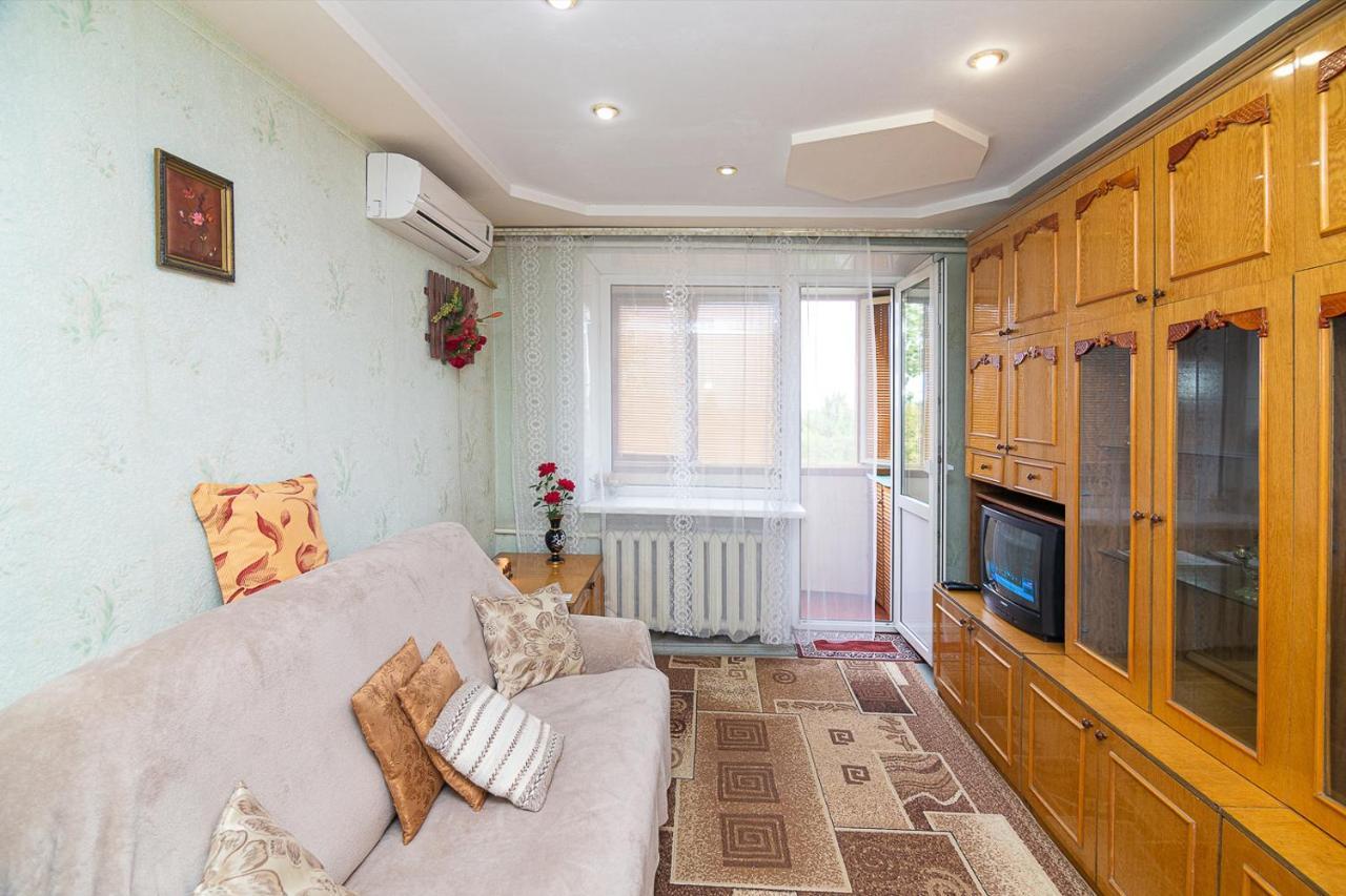Comfortable Apartments On Hrushevskogo Street Near 16 City Hospital Dniepropietrowsk Zewnętrze zdjęcie